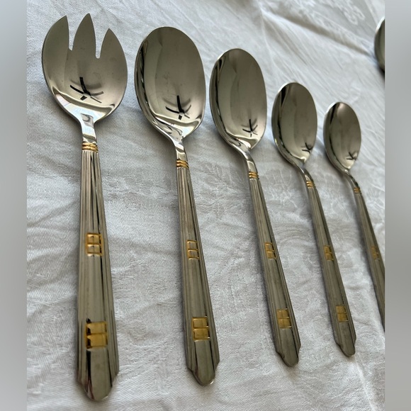 Carl Weill 18/10 Stainless Soup/Serve Spoons - Picture 2 of 4